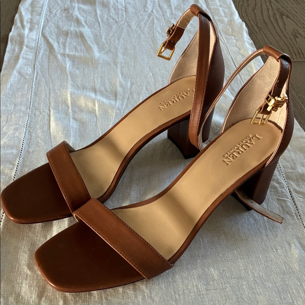 NWOT Lauren Ralph Lauren Polo Tan Leather Block Heels size 7.5